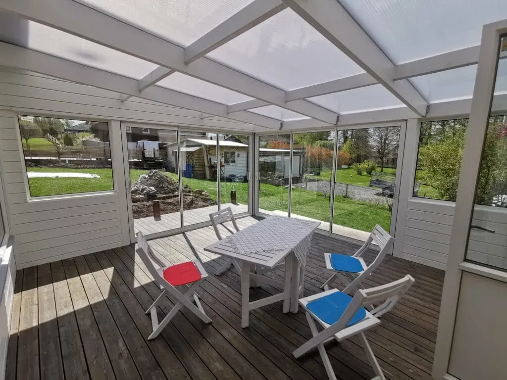 Inglasad altan inifrån